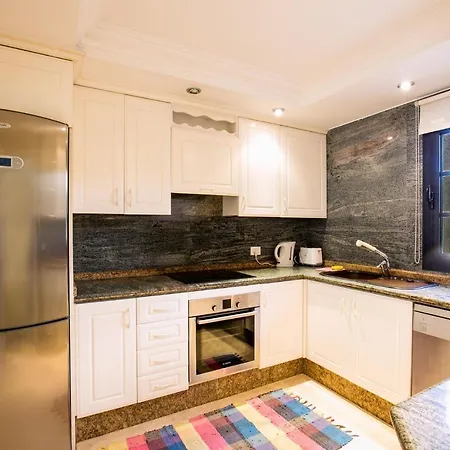 Townhouse In El Duque *